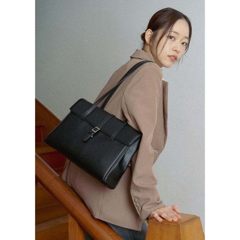 Lydia Buckle Bag Black