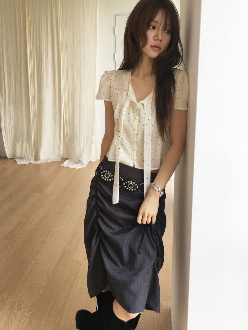 nobiyaka（ノビヤカ）の「Dot tie puff blouse（Tops）」
