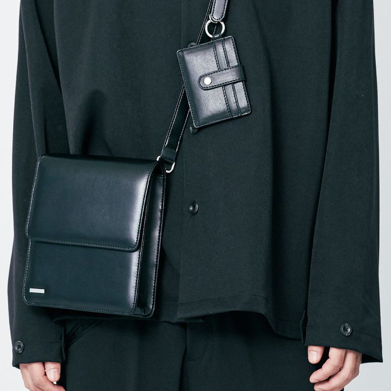 S SY（エスエスワイ）の「[L size]minimal bar square leather bag & multi card wallet black（Bags）」