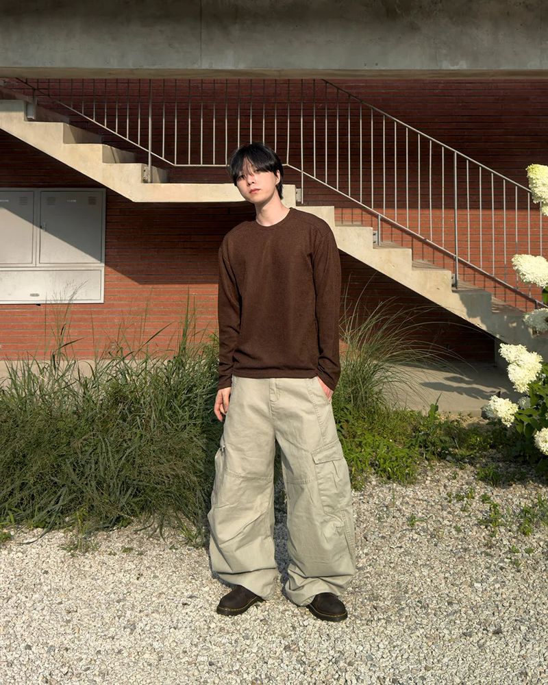 Roen wide cut shoulder knit