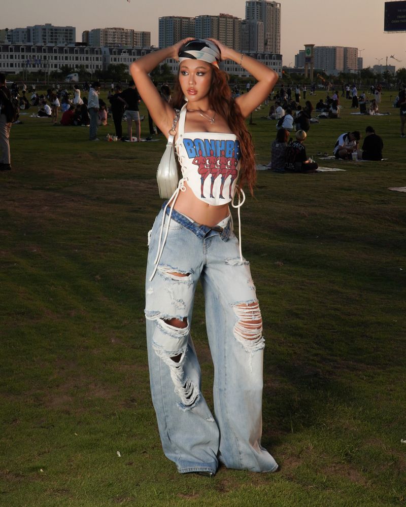 SG.S Distressed Ripped Jean