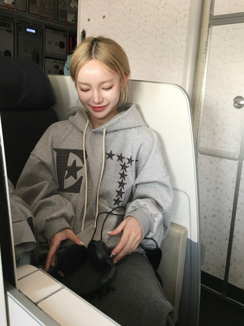 ET Planet Crop Hoodie (3c)