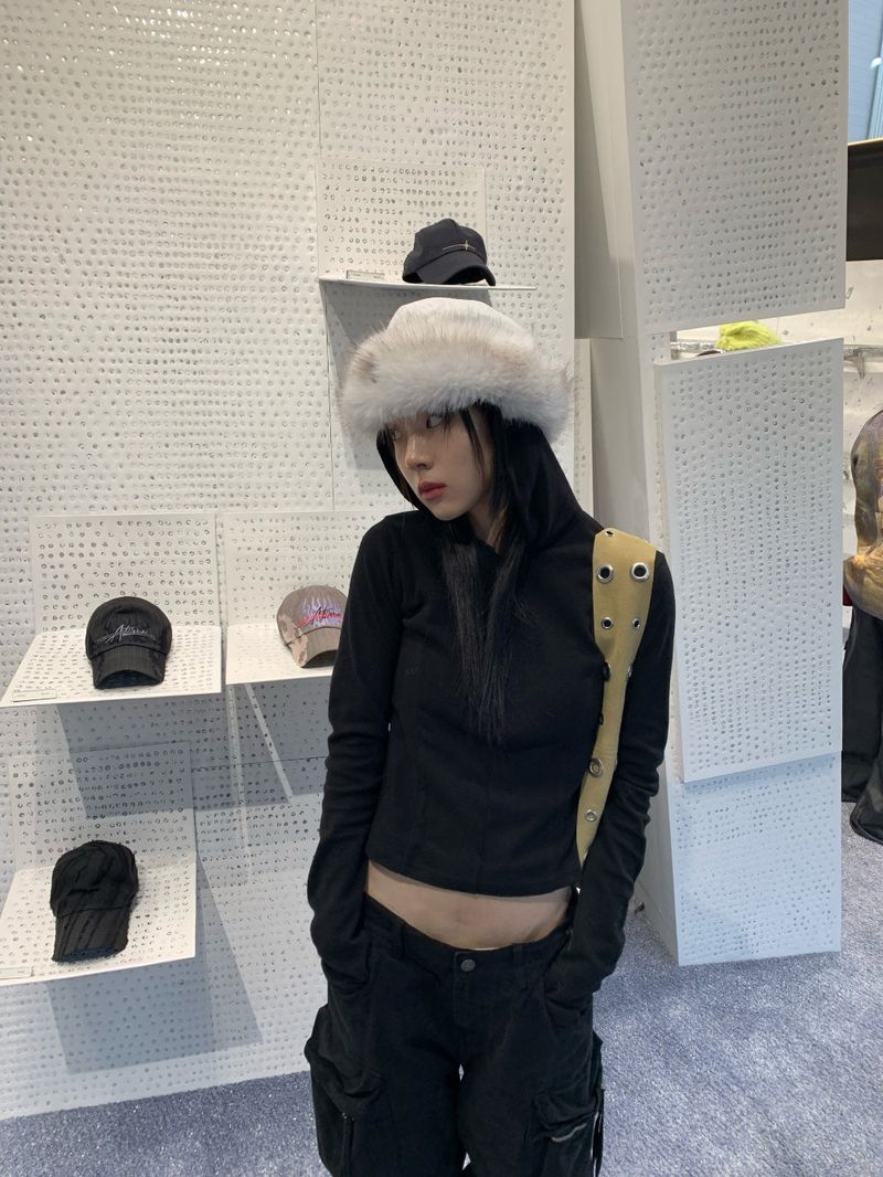  LINE HOOD HALF ZIP-UP