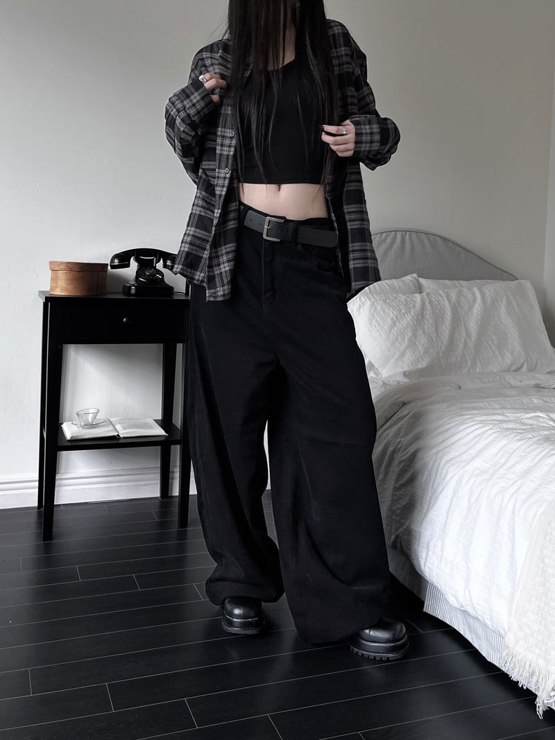 overfit velvet wide pants