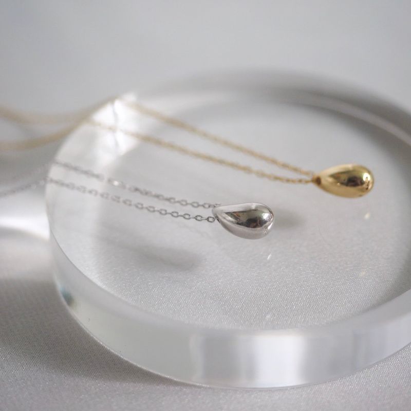 éclater（エクラテ）の「Waterdrop Necklace（Accessories）」