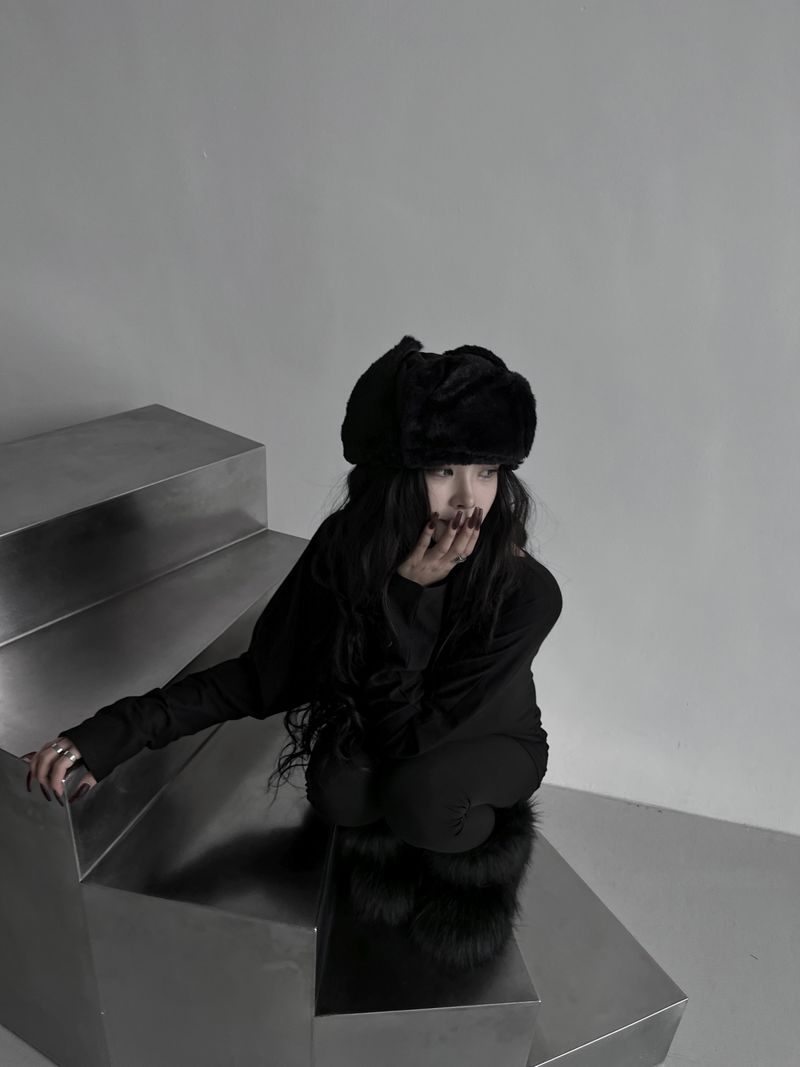 cross stud fur trapper hat