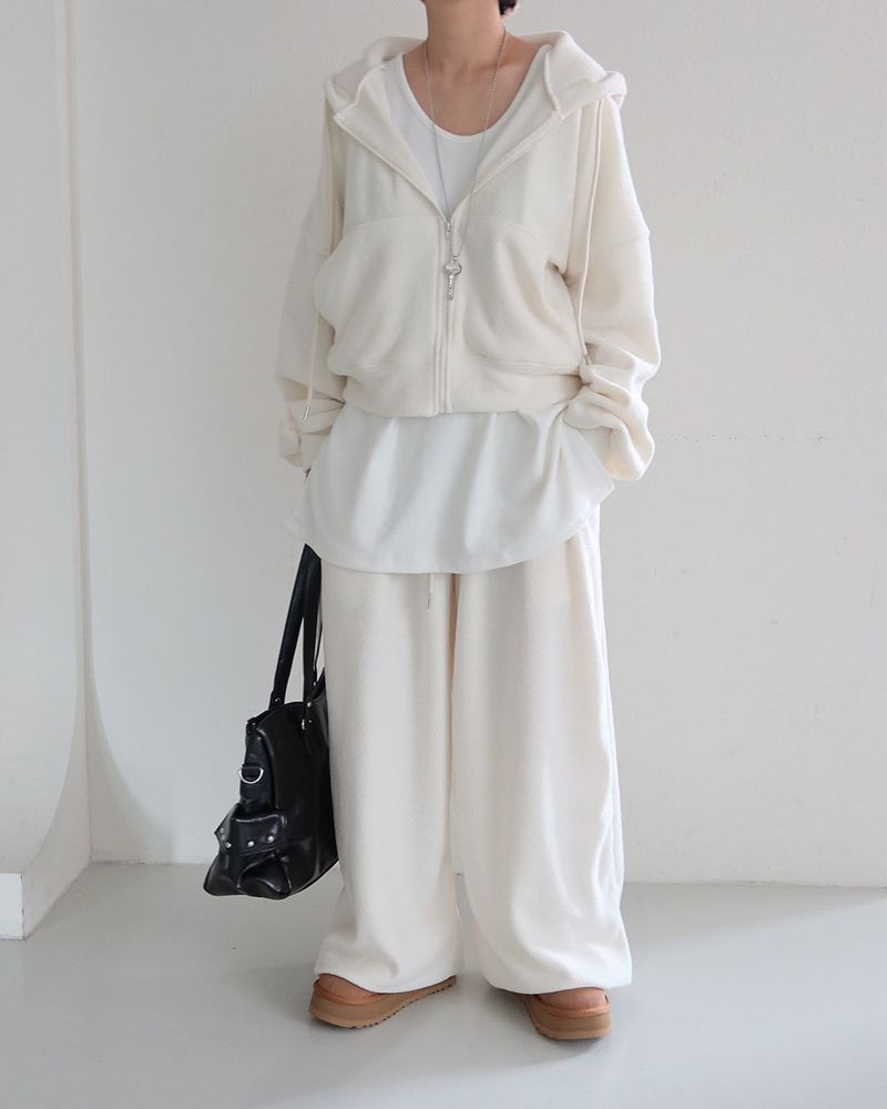 Fluffy fleece hooded zip-up jacket