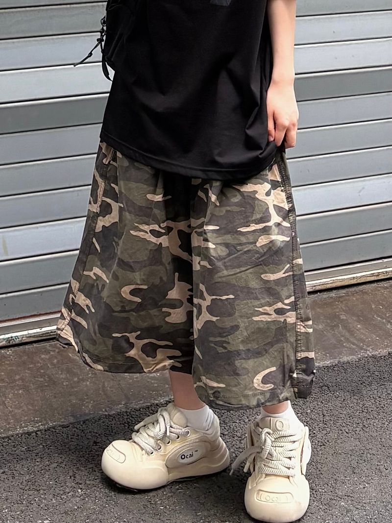 hip patch camo bermuda pants
