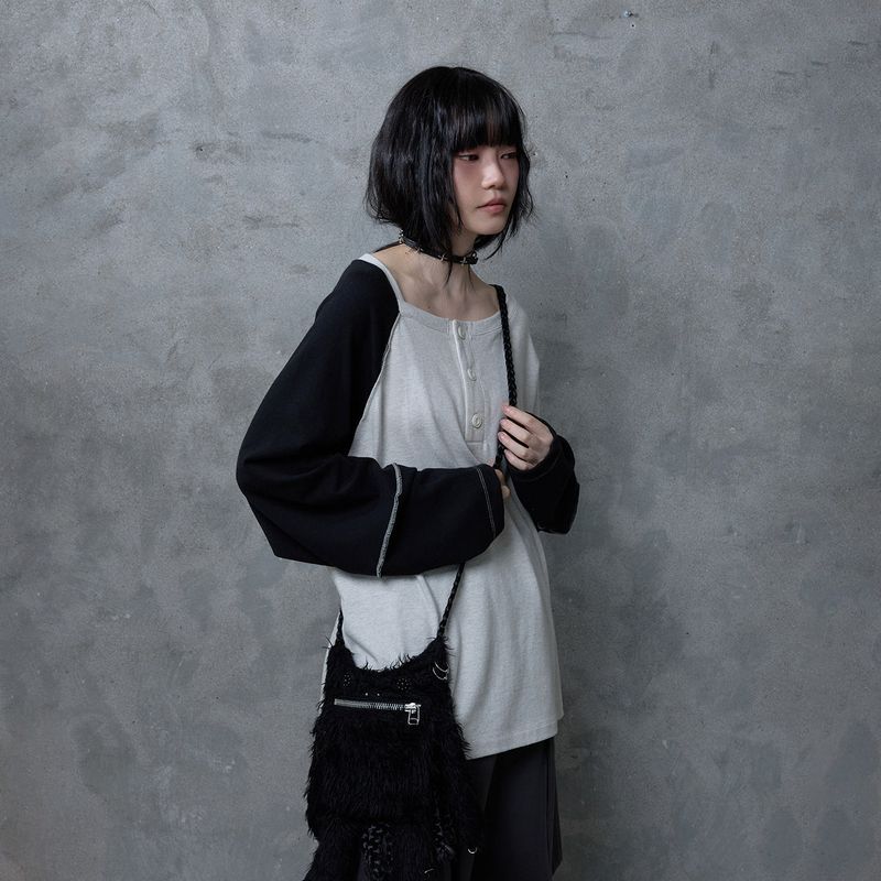 SLIP NECK BUTTON TOP