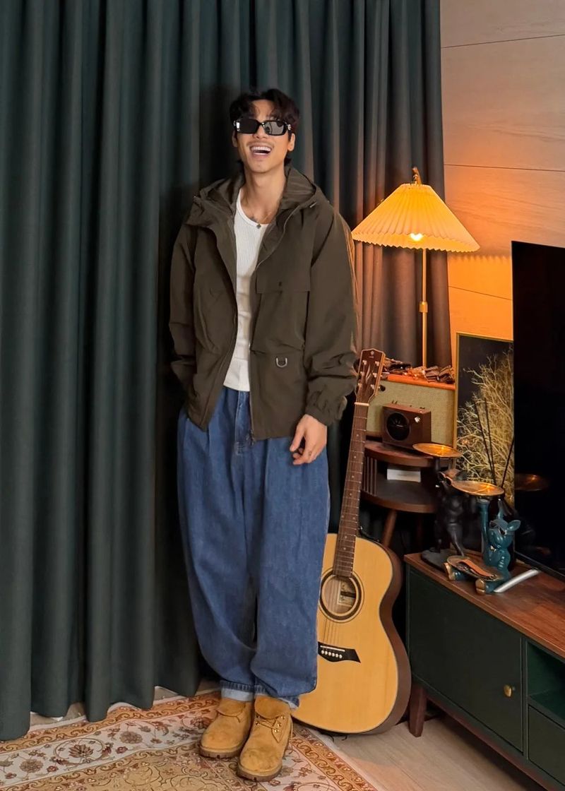 Two-Pocket Hooded Lip Jacket 3COLOR