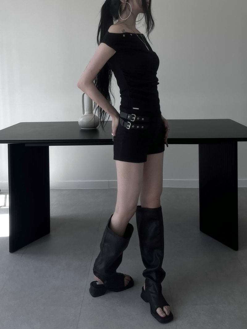 leather leg warmers flip-flops