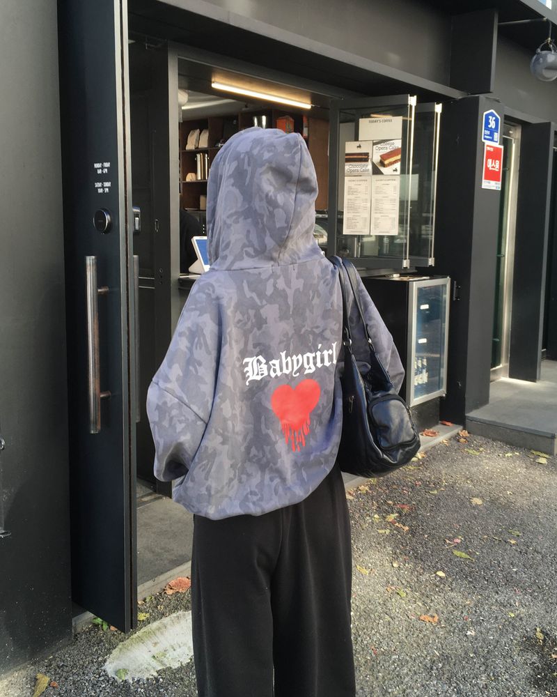 kyoive(コイブ)の「Camo heart hood jumper(Tops)」