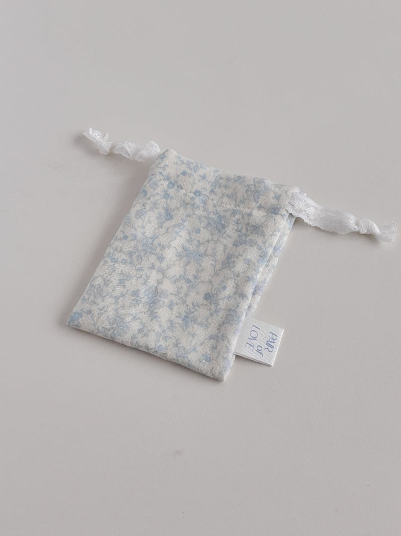 Brielle Vintage Flower Drawstring Pouch