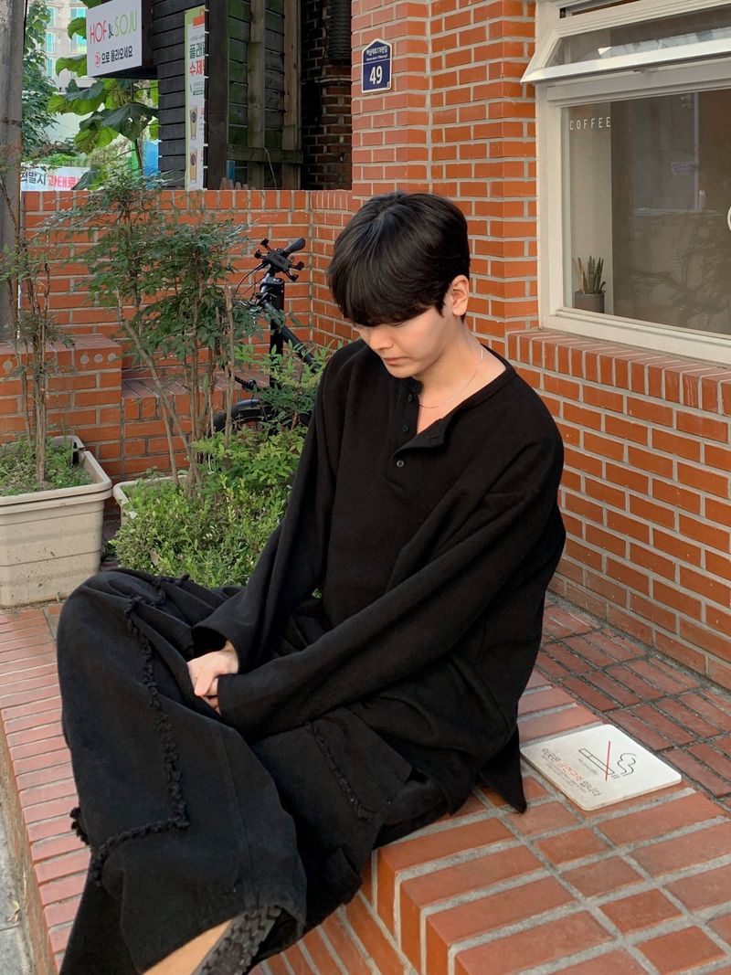 Bean over henley neck knit tee