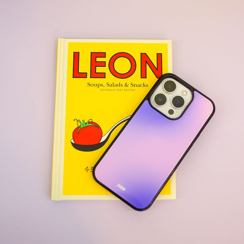 Pastar Pesto(パスターぺスト)の「【MADE】 Gradient glass bumper case(Smartphone Accessories)」