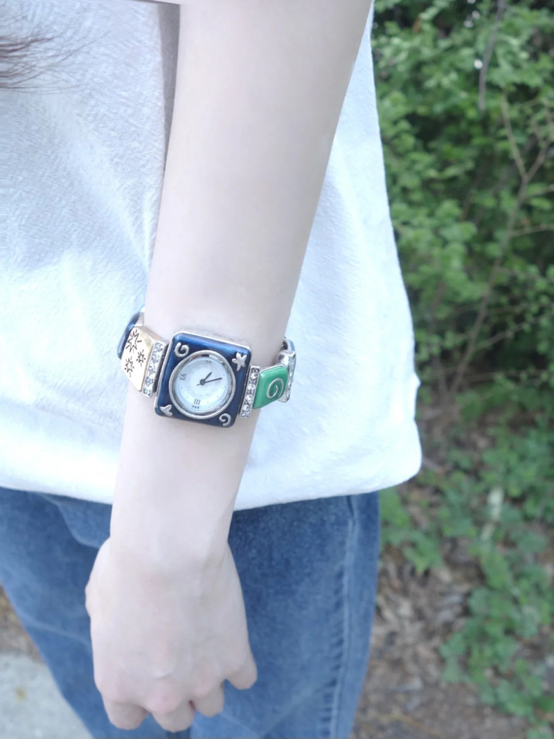 square link watch