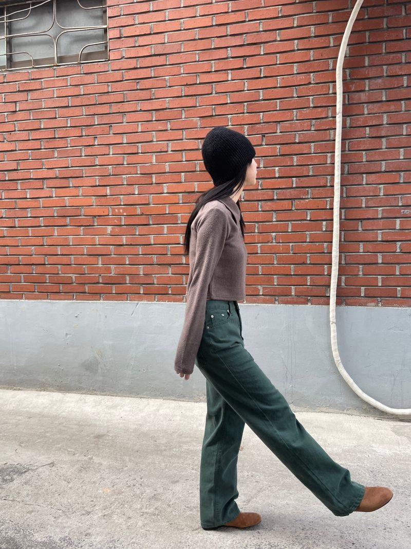 Recommend color semi-wide pants