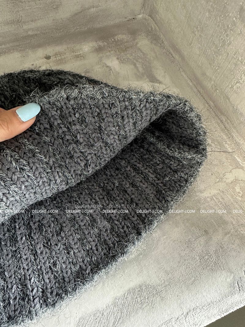 Two-tone beanie, bucket hat