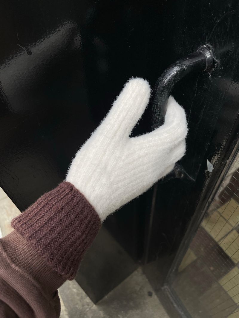 CUSTOM INITIAL TWO-TONE GLOVES