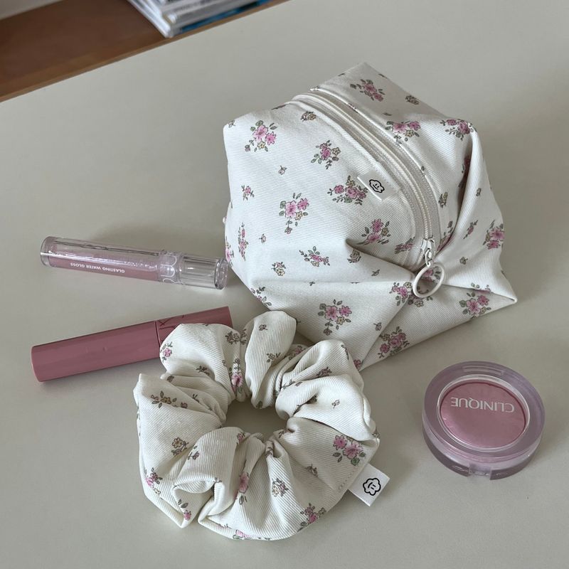 SPRING FLOWER ZIPPER POUCH