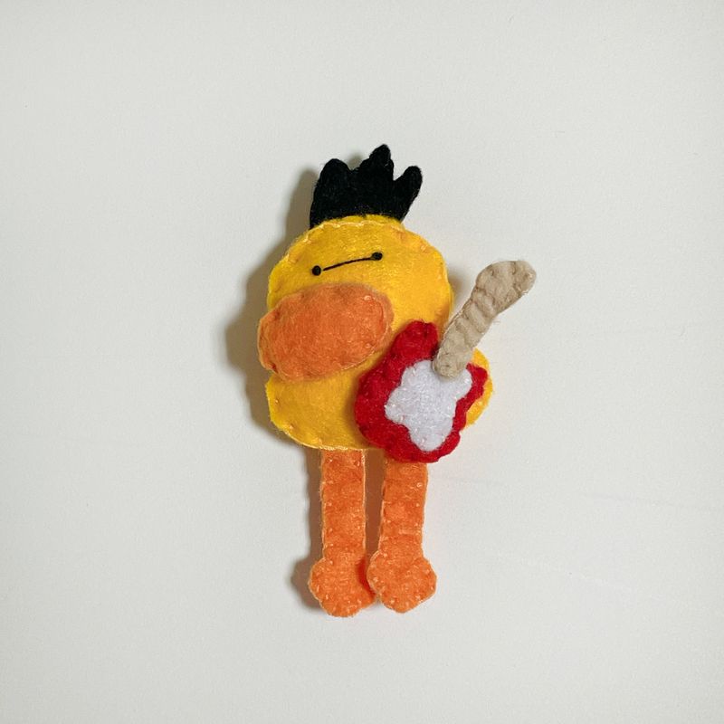 [MADE] Yellow Rockstar Duck Key ring