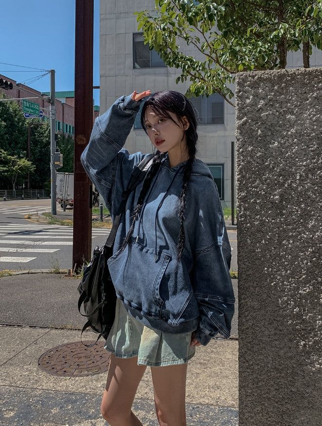 Gradation washing denim hoodie