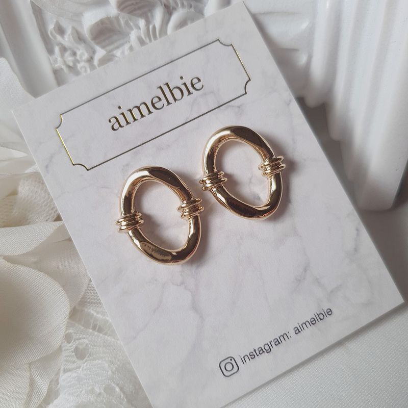 Knotted Oval Ring Piercing - Gold