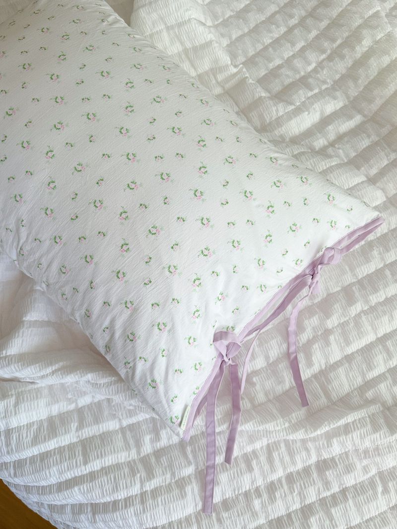 Flo ribbon string pillow cover floral pattern hotel style