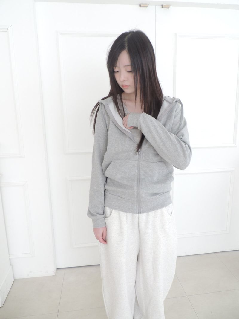 gowa(ゴワ)の「レギュラーフードジップアップ (4c)(トップス)」