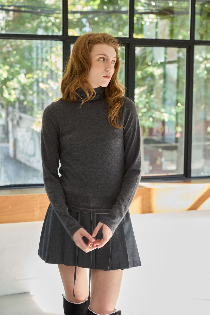 CLASSIC WOOL TURTLENECK TOP / CHARCOAL