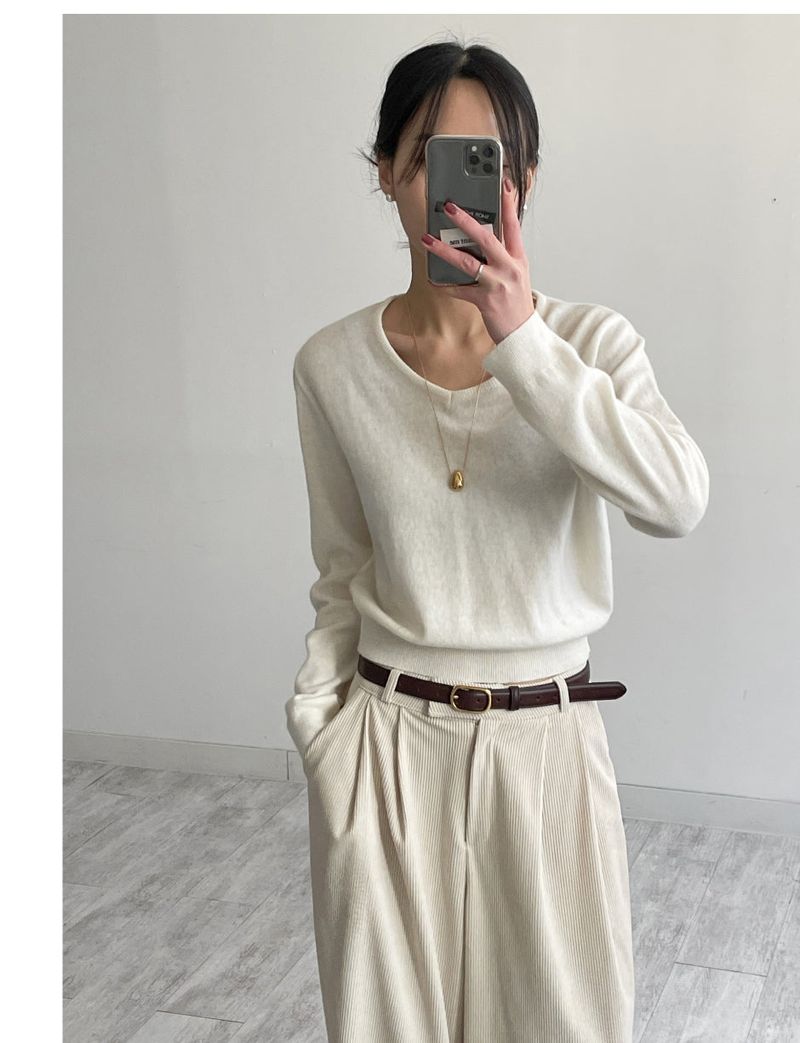 Corduroy two-pin tuck wide slacks