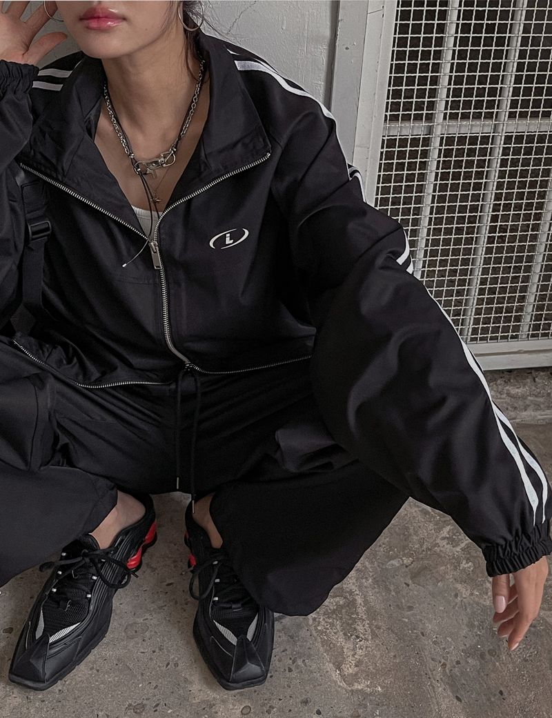 (UNISEX) オーバーラインツーウェイウインドブレーカー