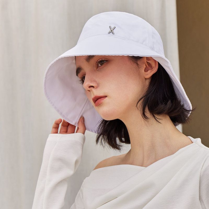 VA Stud Solar Shield Bucket Hat / White