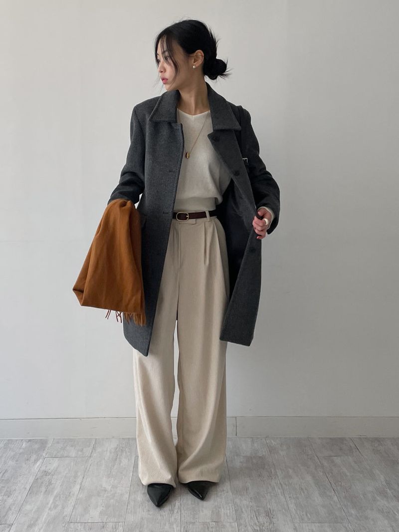 Corduroy two-pin tuck wide slacks