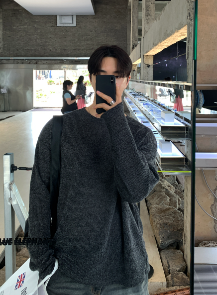 Izab Round Loose Fit Knit