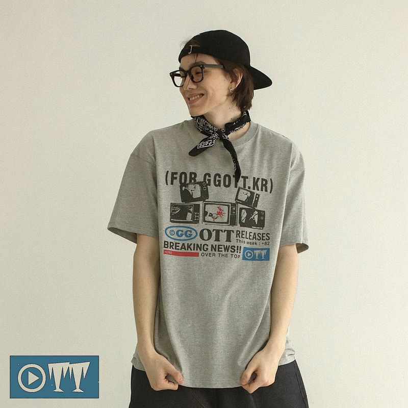 GGOTT（ゴット）の「OTT サービス 📺 [Tel. Grey RADIO]（トップス）」