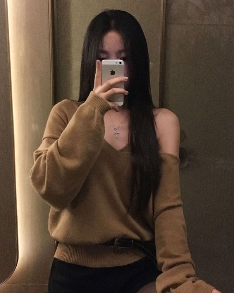 V-Neck Knit & Tank Top Set
