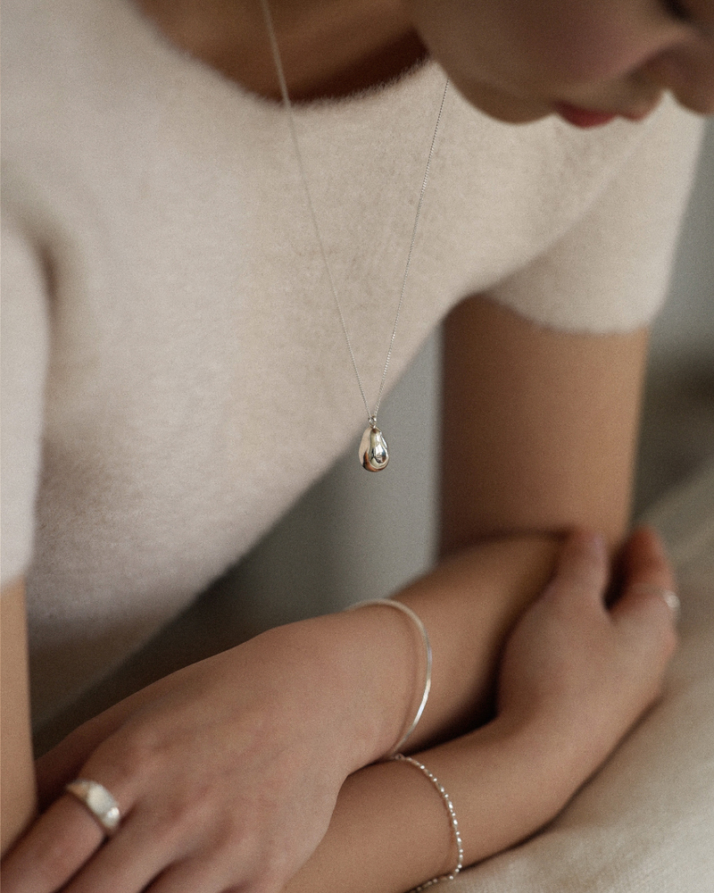 Sweet pear necklace (silver)