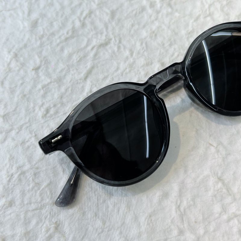 Vintage Proportion Round-Frame Sunglasses