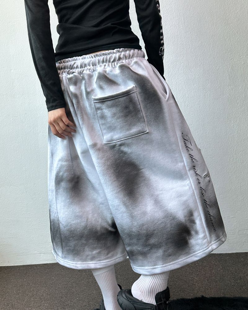Space Side Lettering Distressed Bermuda Shorts 3color