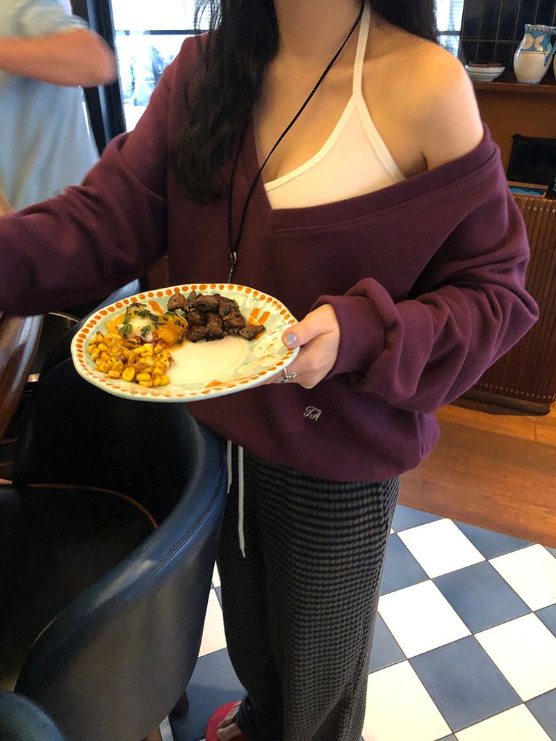 [MADE] TA DEEP V-NECK SWEATSHIRT
