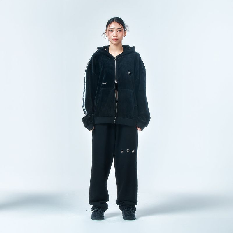 DAUSPICE(DUC)（ダウスピス）の「Signature Velour Hoodie Zip-Up（Tops）」