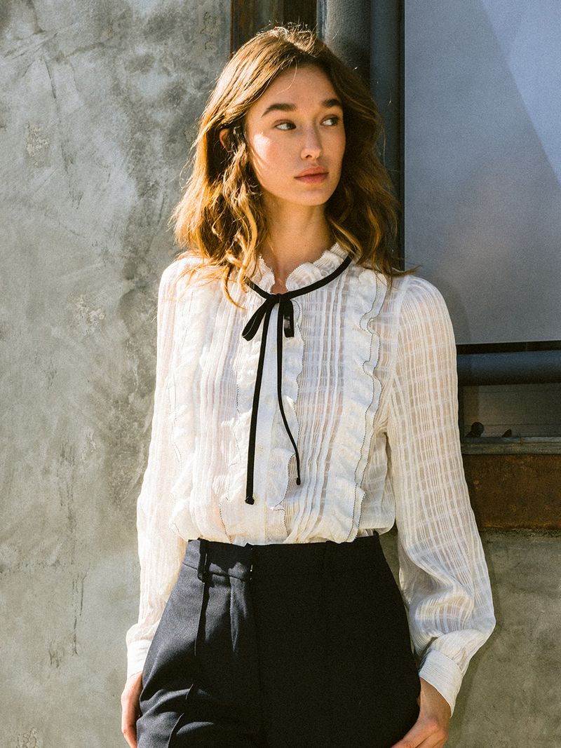 VITALSIGN（バイタルサイン）の「Frill Shirring Ribbon Blouse（Tops）」