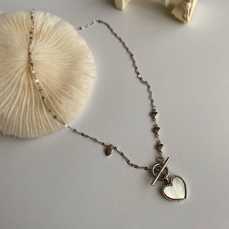 eg White mother-of-pearl Heart Toggle Bar Necklace