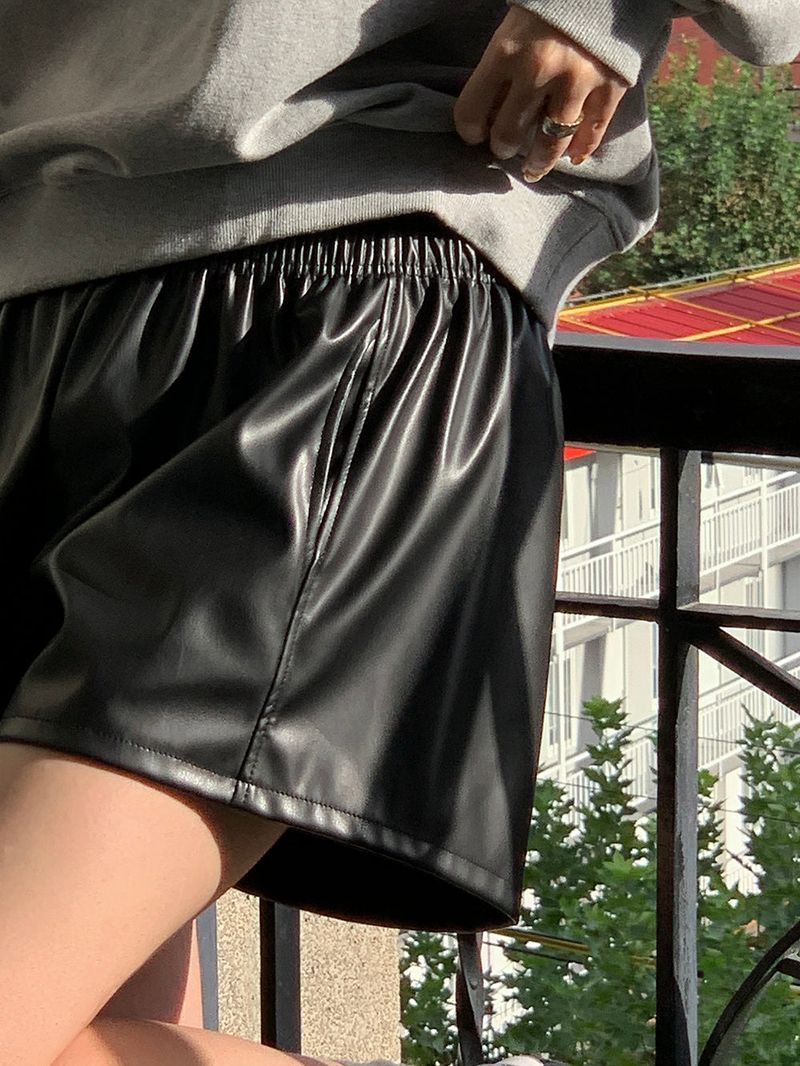 [MADE] Le Elle Leather Shorts