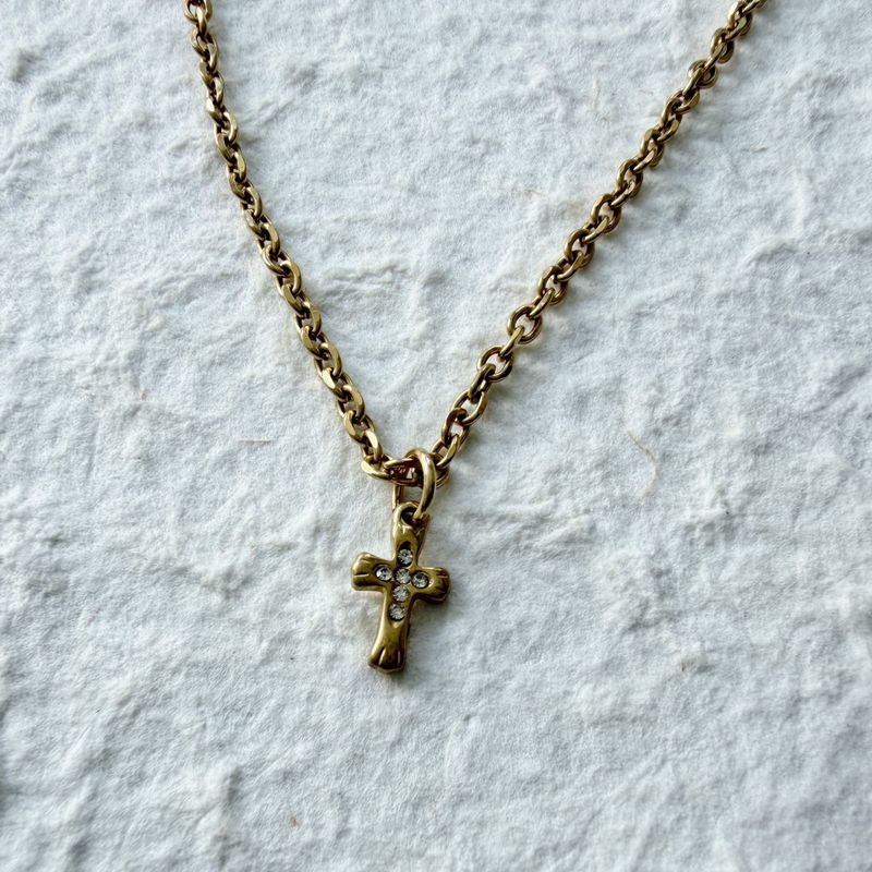 Retro Cross Pendant Necklace