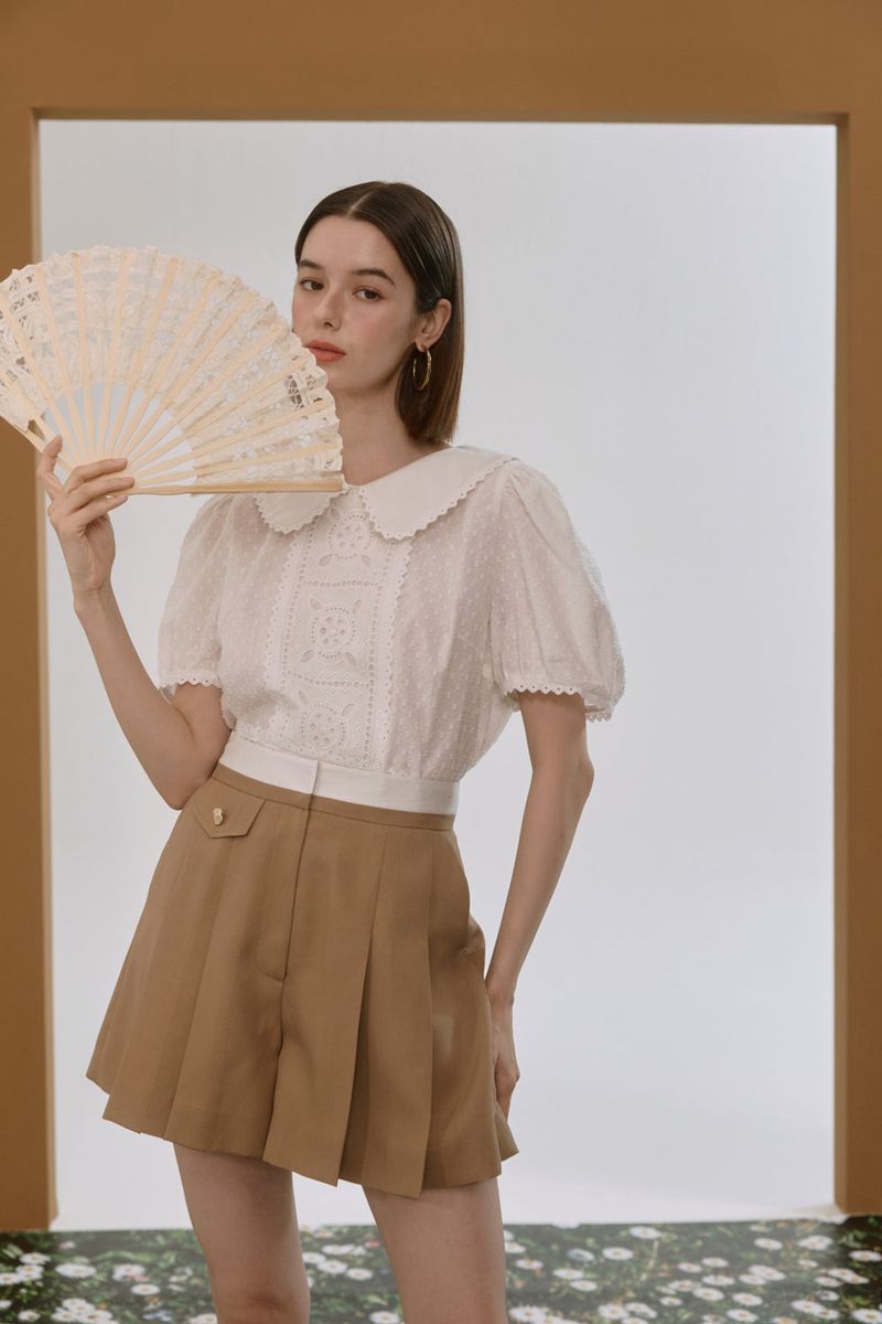ROMANCHIC(ロマンシック)の「Waist colored shorts (Biege)(Pants)」