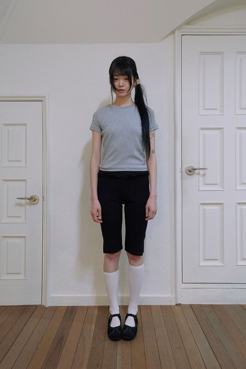 Raucohouse(ラウコハウス)の「Olenna frill capri leggings shorts(Pants)」