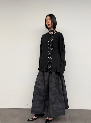 NATTY CARDIGAN IN BLACK (SCARF SET)