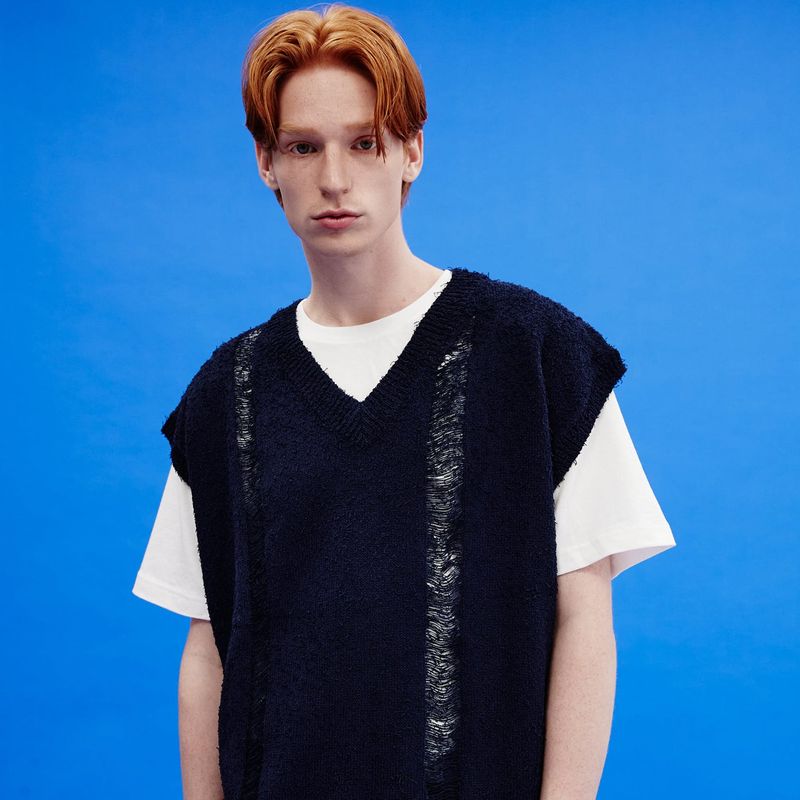 Skashi v neck vest